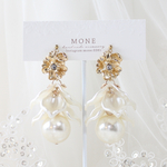 【 再販×12 】ゴールド フラワー ブーケ 大ぶり パール ピアス ＊ イヤリング 変更出来ます♡ ウェディング ブライダル 結婚式 新婦さま プレゼント　ギフト　白　ホワイト　ゴールド　華やか