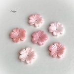 クィーンコンクシェルAAA　フラワー　10mm　中央穴 1粒　天然石パーツ