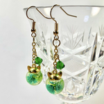 緑のかすみ草いっぱいねこみみハーバリウムピアス・イヤリング