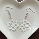 タティングレースのピアス《お花ホワイト》