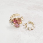 【2way】リングにもなるスワロフスキーイヤーカフ～桜～とパールのイヤーカフの2点セット
