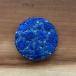刺繍くるみボタン（ヘアゴム/ブローチ）