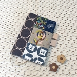 ほぼ日手帳カバー カズンサイズ ミナペルホネン tambourineネイビーと片面チョコっとパッチバージョン