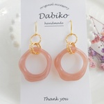 桜色ピンクマーブルリングの揺れるキラキラ上品イヤリング＆ピアス🌸（春・夏・桜・花・フラワー・クリア・大人可愛い・シンプル・サークル・コーラルピンク 揺れる ゆらゆら）