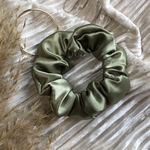 サテングリーン　ミニシュシュ