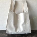コンビニサイズ　小さいお花の刺繍入りエコバッグ