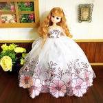 ブライス　リカちゃん  プーリップ  刺繍ドレス  ホワイト   アウトフィット ドール服