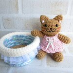 ☆12ac56様　お取り置き品☆～あみあみ小物入れ・茶色の猫さん付き【水色のかご】