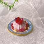 いちごのドームケーキ