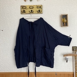リネンの身巾たっぷり後ろオープンプルオーバー　ネイビー