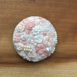 ビーズ刺繍くるみボタン（ヘアゴム/ブローチ）