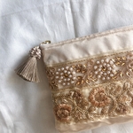 サテン　刺繍リボンミニポーチ