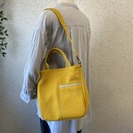 ゆるやかフォルムのトートバッグ　8号帆布（マスタード）
