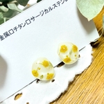 ✨新作レジン✨春のミモザ(小ぶり)＊レジンイヤリング＊ レジンピアス＊ 普段使い　揺れる　クリア　レジン　パーティー　結婚式　レジンピアス　レジンイヤリング　春
