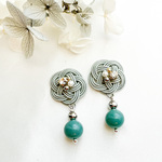 ꫛꫀꪝ ˳✧༚梅結び♡モスグリーン水引のビジューピアス/イヤリング/樹脂ピアス/樹脂ノンホールピアス
