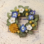 布花　草花リースブローチ