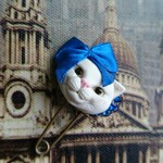 お買得✨ブルーリボンねこブローチ 猫