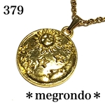 379.月と太陽SUN&MOON天体、宇宙、星、海の波。世界コインネックレス金色