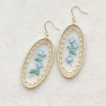 オーガンジー刺繍　オオイヌノフグリのピアス/イヤリング