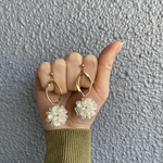 ゴールドポンポンパールピアス