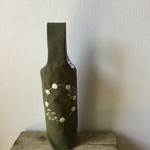 手提げタイプのペットボトルカバー　シロツメクサとミツバチ