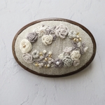 リネン 刺繍 木枠 ブローチ 楕円形(65mm×45mm)