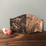 ママも恐竜大好き！　バイカラー  大人用立体マスク　(高学年〜女性向け）おしゃれ　親子コーデ　個性的