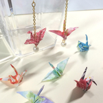 千代紙で作った折り鶴のピアス