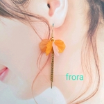 ゆらゆらチェーン   アクリルペタル    ピアス（オレンジ）