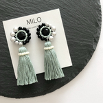 ブラック×パールとタッセルのビーズ刺繍ピアス/イヤリング