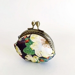 リバティ　がま口ポーチ