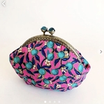 リバティ　がま口ポーチ