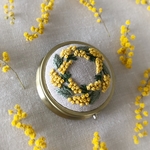  ミモザリースの手刺繍こものケース   