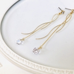 キュービックジルコニアデザインピアス