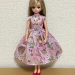 リカちゃん  ピンクのアリス柄ワンピース