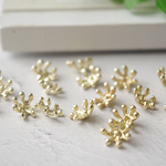 New！38個★ゴールドと艶消しゴールド　メタルのお花花芯パーツ　