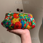 ◉チェーン付き◉色とりどりお花畑ビンテージ生地◉プリーツ親子がま口　がま口財布