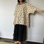ハチワレ猫のフード付きプルオーバー