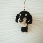 編みぐるみ犬ストラップ:ミニチュアダックス(ブラッククリーム)