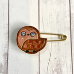 陶芸ハンドメイド🦉フクロウ✩.*˚カブトピン＆ブローチ