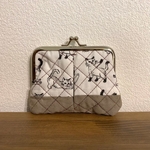 気ままな猫のがま口ポーチ