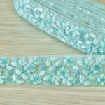 インド刺繍リボンᢂワントーン小花　ミント　インド刺繍/インドリボン/刺繍リボン/リボン/シルクリボン/トリム/ブレード/ジャガードリボン/チロリアンテープ/レース/チュール/チュールレース