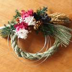 2色の紫陽花  稲穂付きしめ縄リース