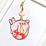 桜 うさぎ と 薔薇の花びら ♡ ストラップ ※ ストラップ　ネックレス バッグチャーム にも変更できます