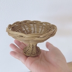 ラタン脚付き小物入れ