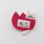 吾輩の名は「ねこ」である　刺繍ブローチ