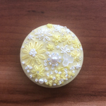 ビーズ刺繍くるみボタン（ヘアゴム/ブローチ）