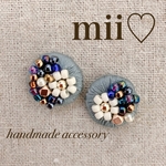 ビーズ刺繍ピアス／イヤリング　グレー
