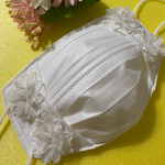 完成品　お花お花🌸　不織布が見えるマスクカバー　クレンゼベース