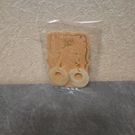 樹脂ピアス　白　ベージュ　円　丸　金属アレルギー対応